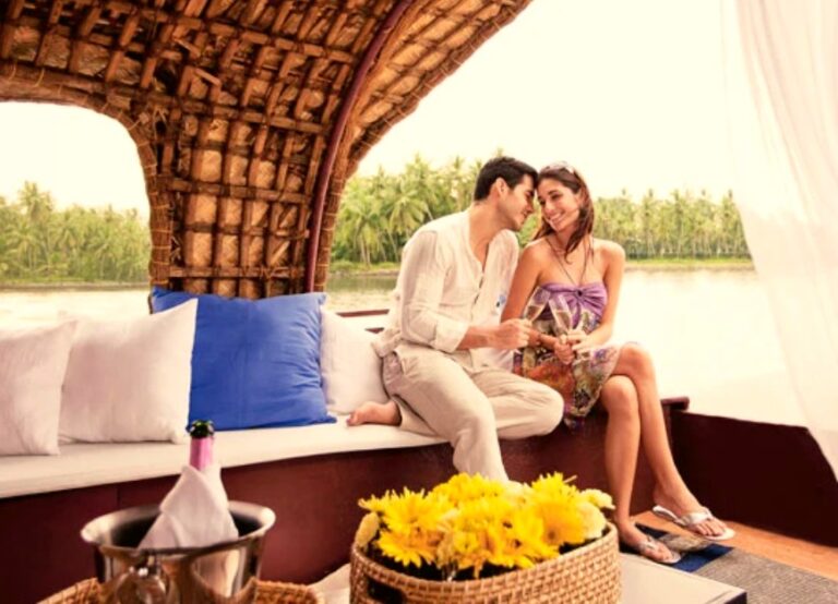 honeymoon in houseboat